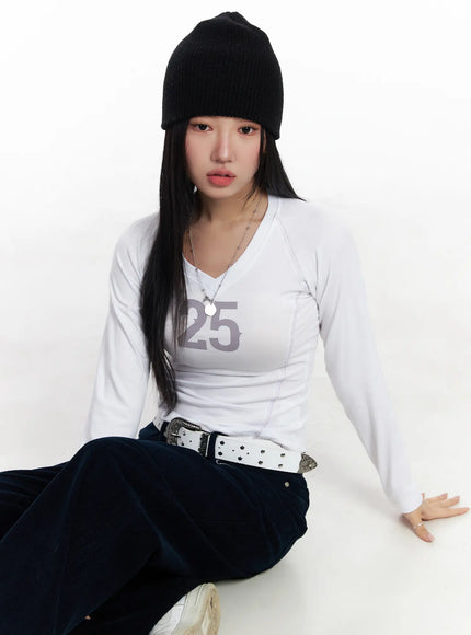graphic-v-neck-long-sleeve-cj514 / White