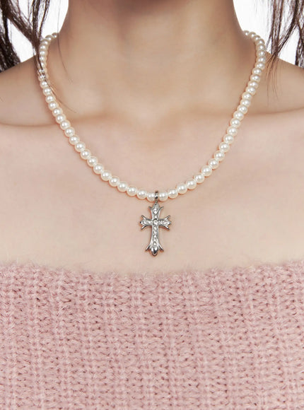 elegant-beaded-pendant-necklace-white-cn511 / White