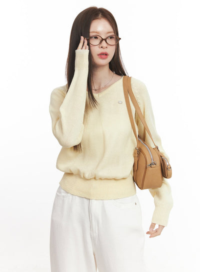 cozy-v-neck-sweater-ca502 / Yellow
