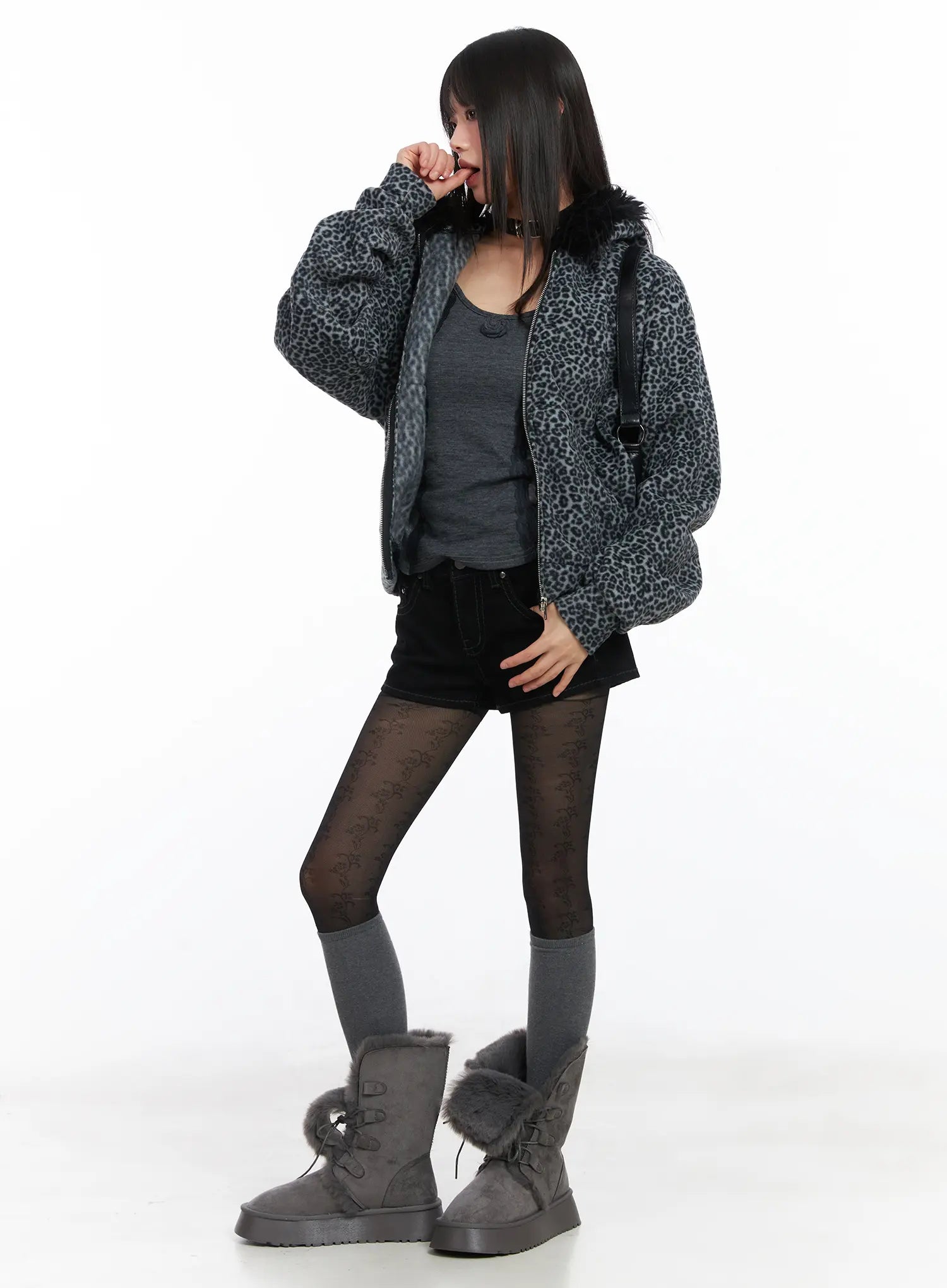 low-rise-short-pants-cd519