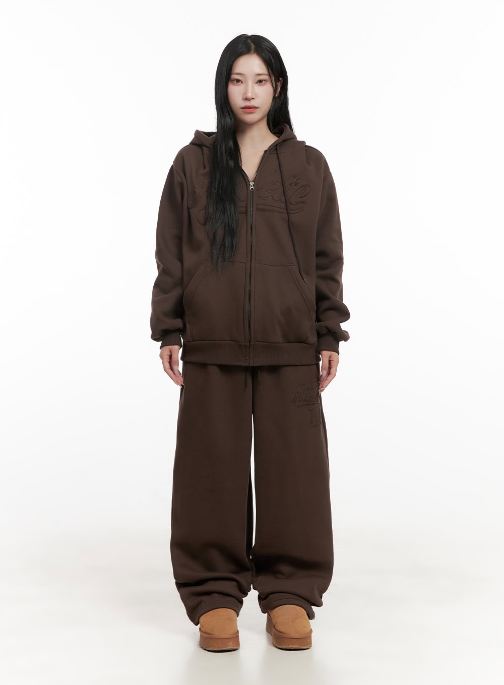 comfy-patch-wide-fit-sweatpants-cd404