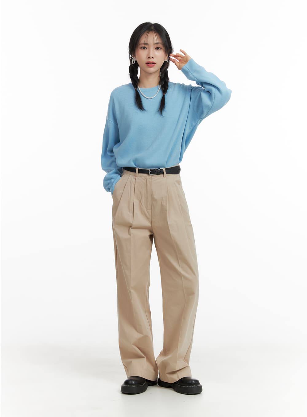 solid-round-neck-knit-sweater-om411