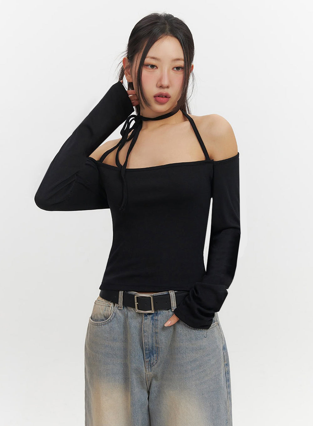 string-off-shoulder-long-sleeve-top-if510