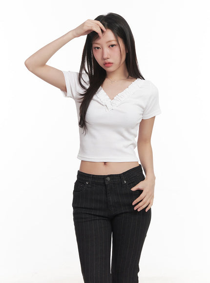 frill-trim-v-neck-crop-tee-ca525