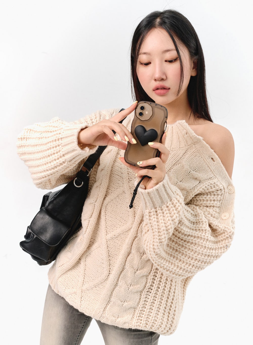 cable-knit-buttoned-sweater-is301