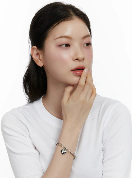 bold-heart-bead-bracelet-f502