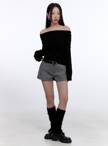 Sleek Off-Shoulder Asymmetrical Top CJ513