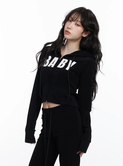 velour-cropped-long-sleeve-graphic-hoodie-cj526