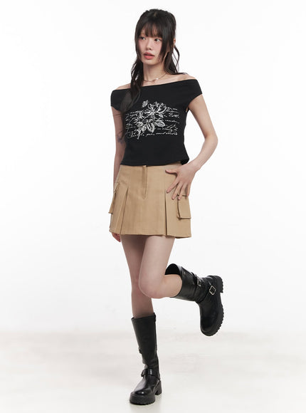 graphic-print-off-shoulder-crop-top-cy520