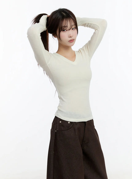 slim-fit-v-neck-long-sleeve-top-cn524