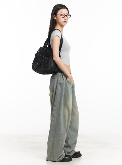 Medium-Sized Shoulder Bag with Pockets CM504