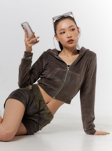 solid-velvet-crop-hoodie-co424