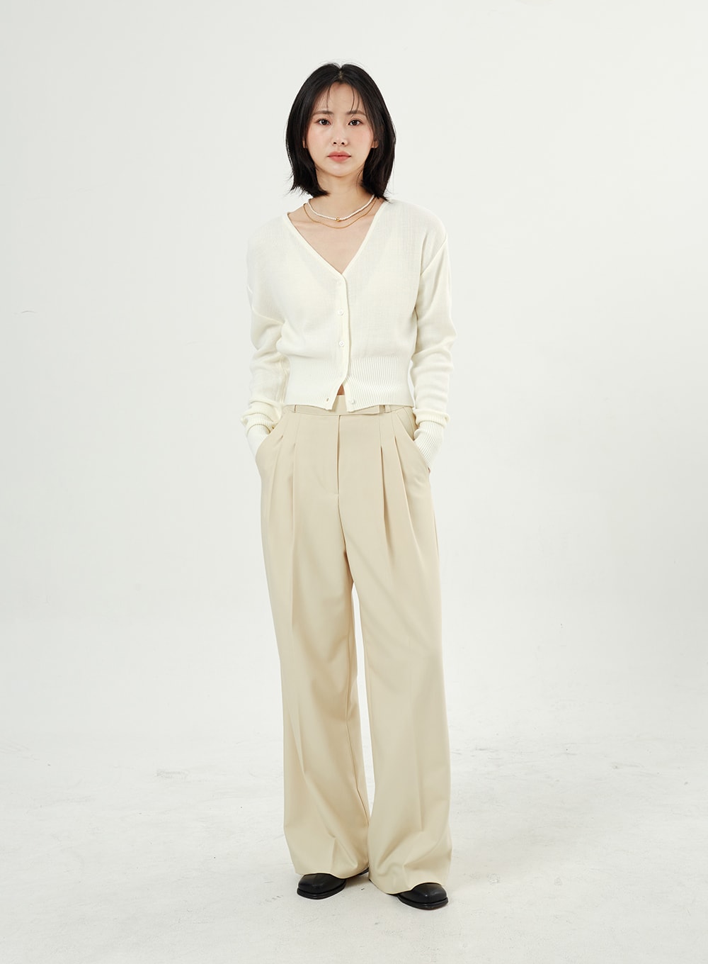 V-Neck Cropped Cardigan OM307