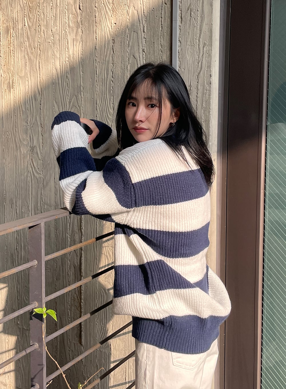 crew-neck-stripe-knit-sweater-od307