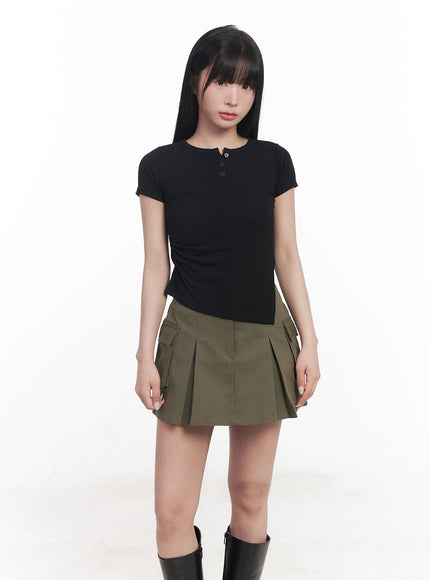 asymmetric-buttoned-crop-top-cy527