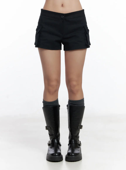 low-rise-cargo-shorts-cj530