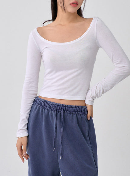 Wide U-Neck Semi Crop T-Shirt CN09