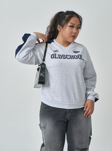 Plus Two Color V-Neck Sweatshirt IF317