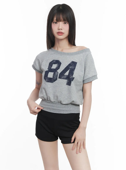 asymmetric-graphic-relaxed-fit-crop-top-cu518