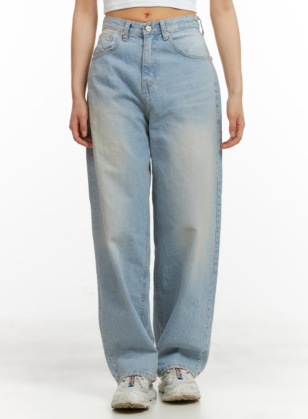 light-washed-loose-fit-straight-jeans-cy417