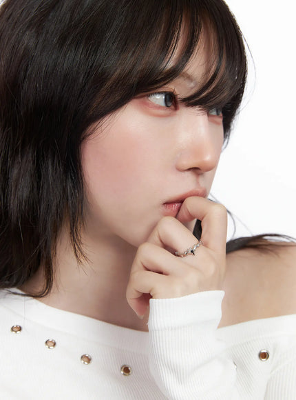 simple-black-cubic-ring-cf525