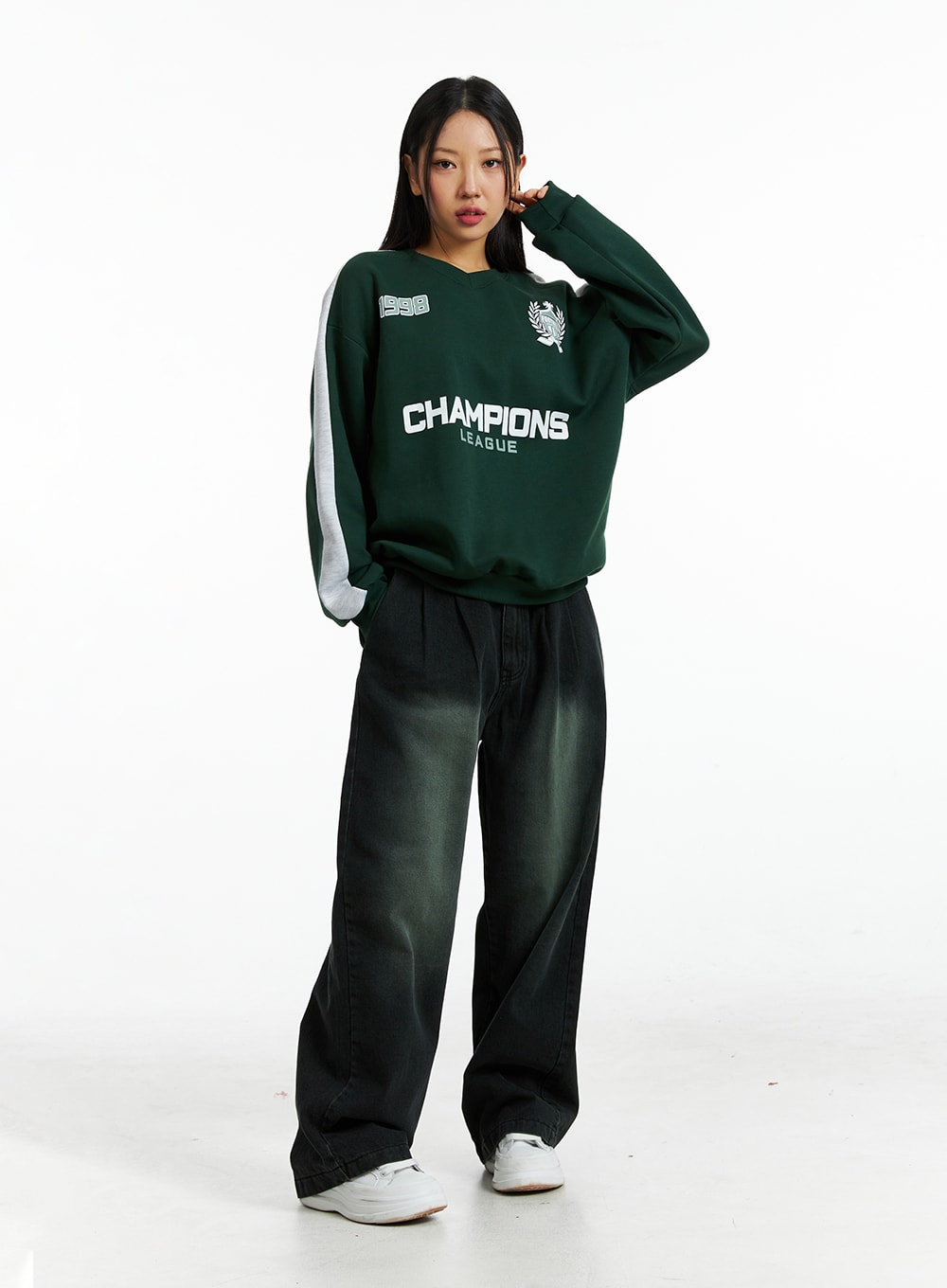 oversized-v-neck-sweatshirt-in322