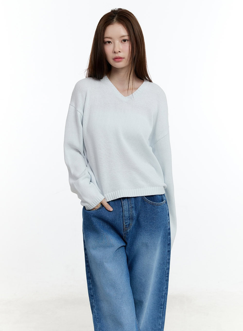 cozy-relaxed-fit-v-neck-sweater-cm521