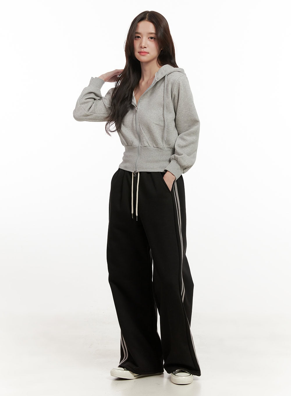 loungeease-wide-leg-sweatpants-on429