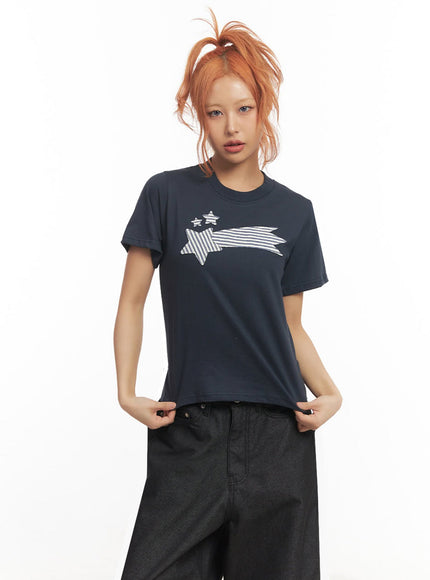 graphic-star-crop-top-ia515