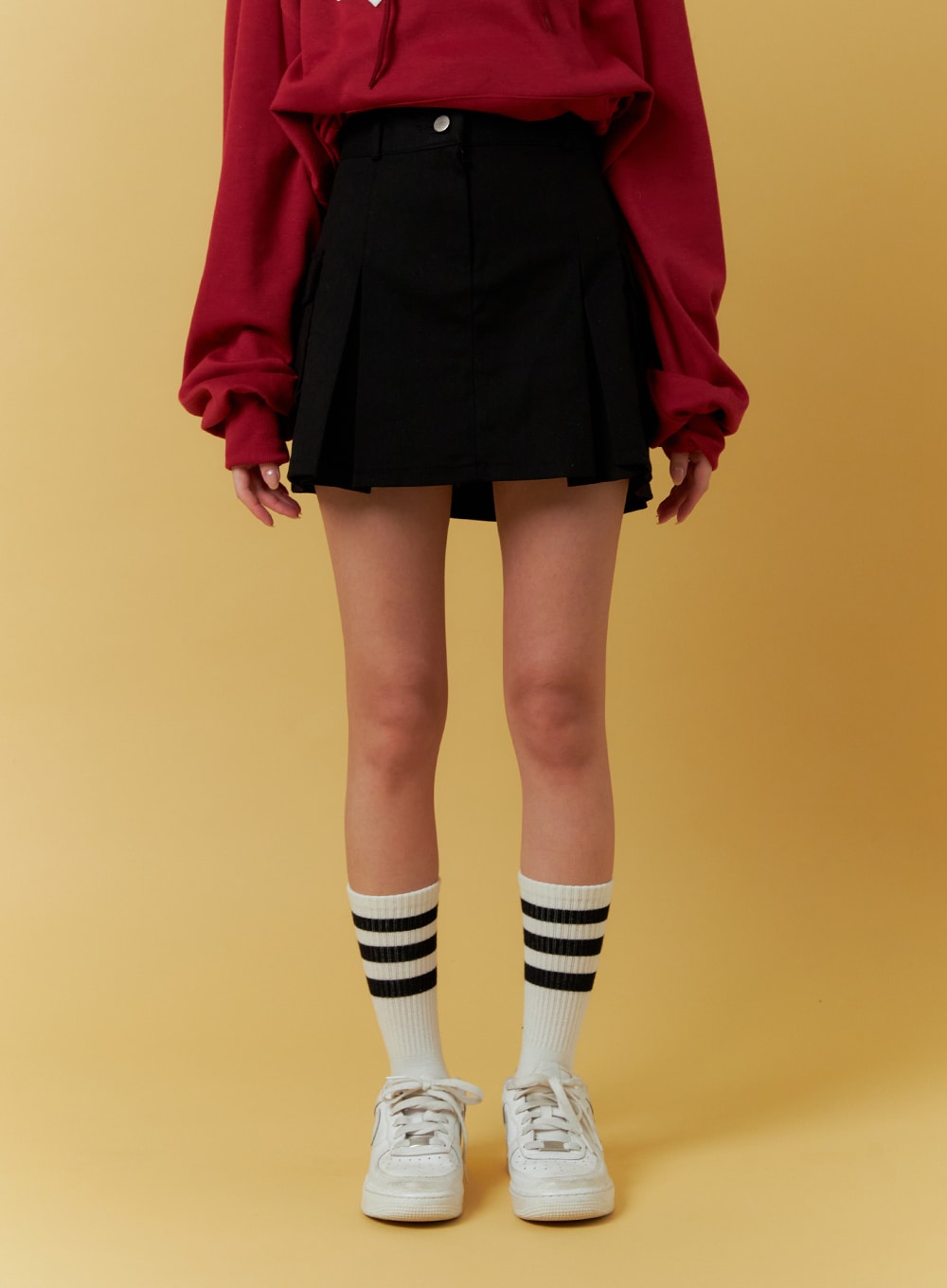pleated-pocket-mini-skirt-if408 / Black