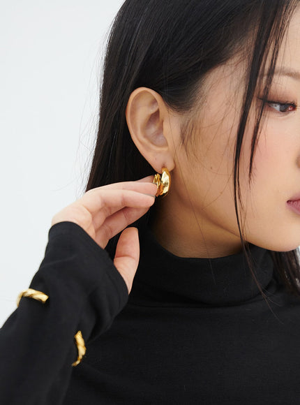 bold-earrings-in317 / Dark yellow