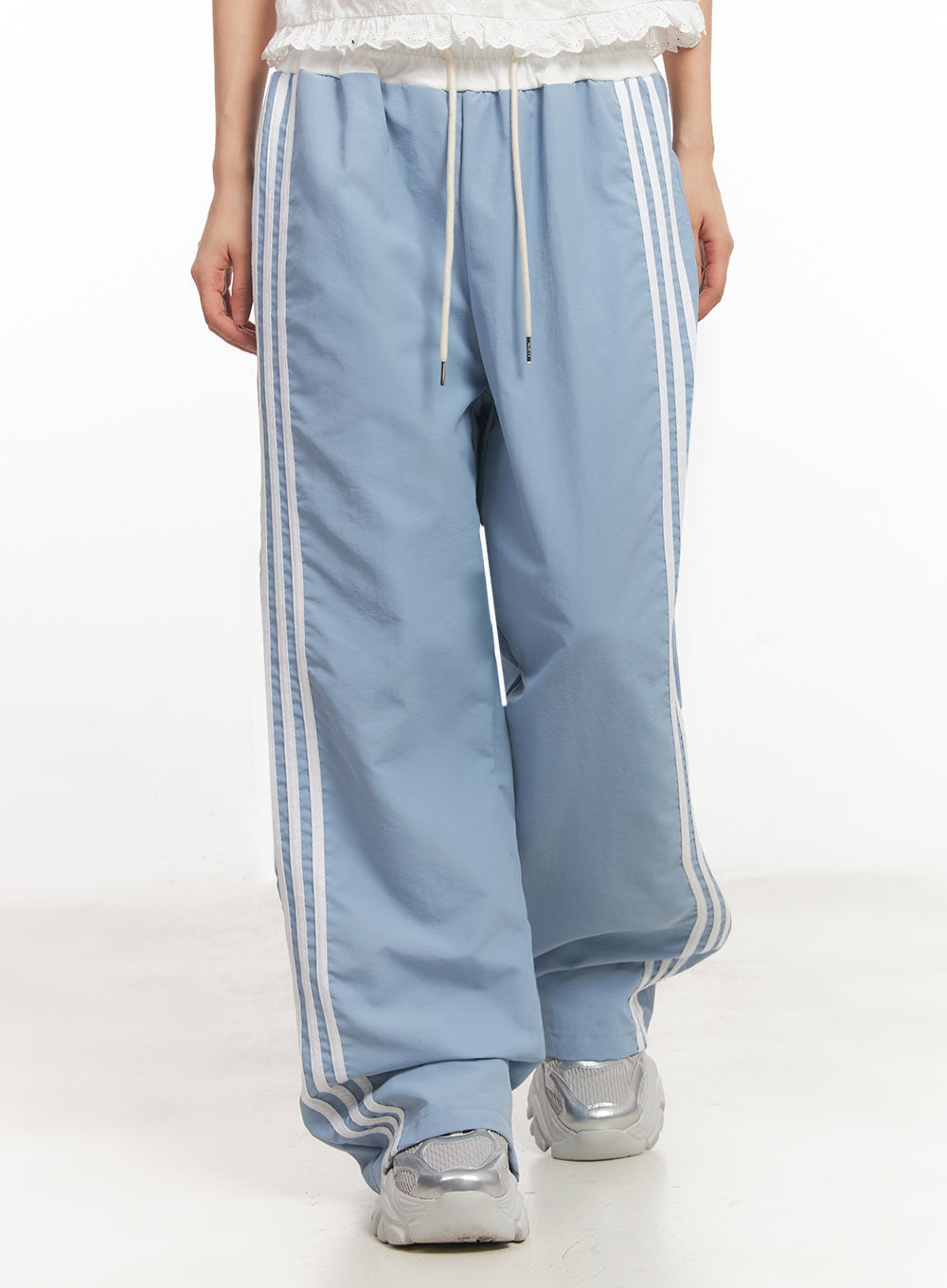 striped-nylon-track-pants-ia525 / Light blue