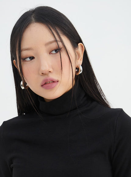 bold-hoop-earring-in317 / Light gray