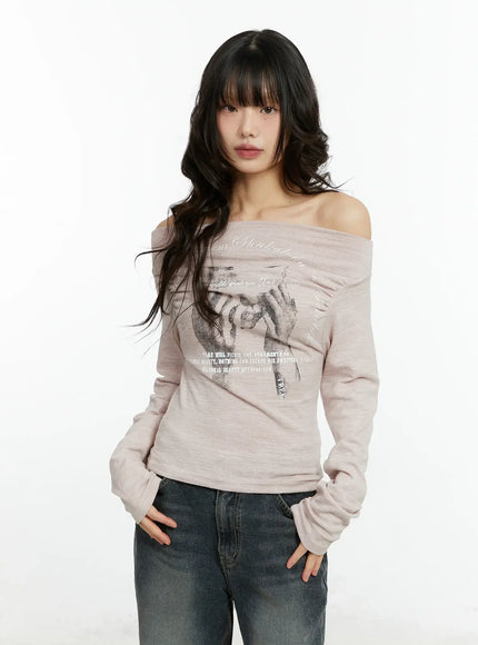 graphic-print-off-shoulder-long-sleeve-top-cf510