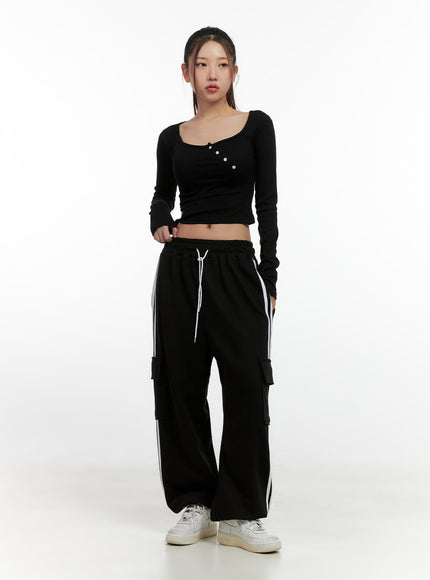 pocket-detail-wide-leg-track-pants-cn412