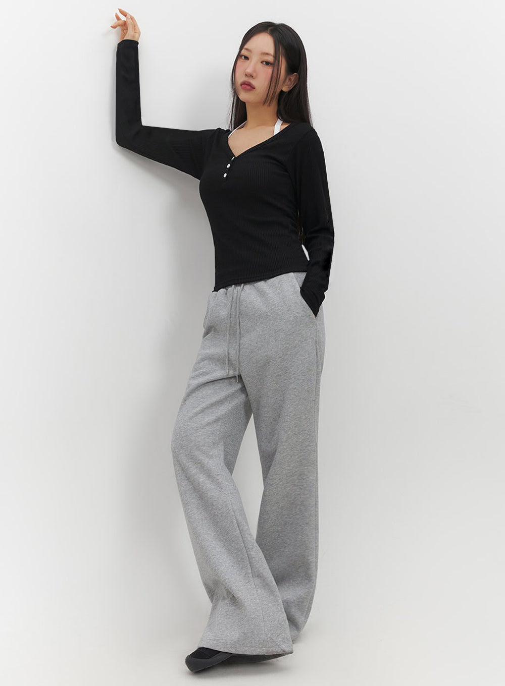 buttoned-v-neck-long-sleeve-top-if510