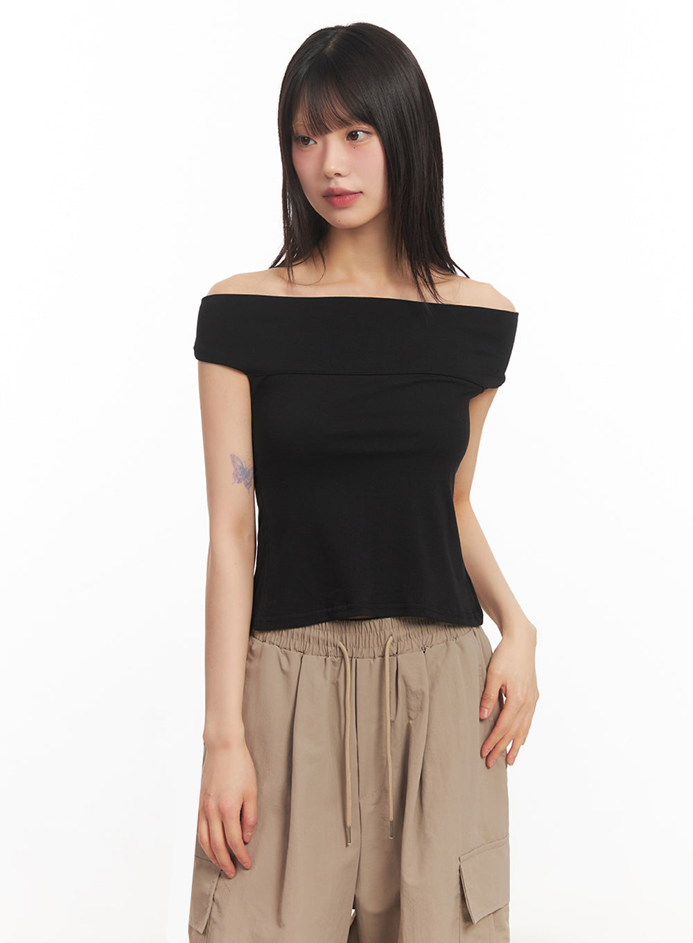 string-cut-out-off-shoulder-crop-top-iy502
