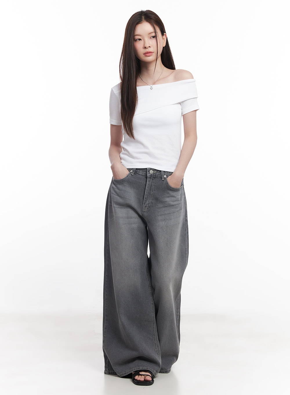 off-shoulder-slim-fit-crop-tee-cy519