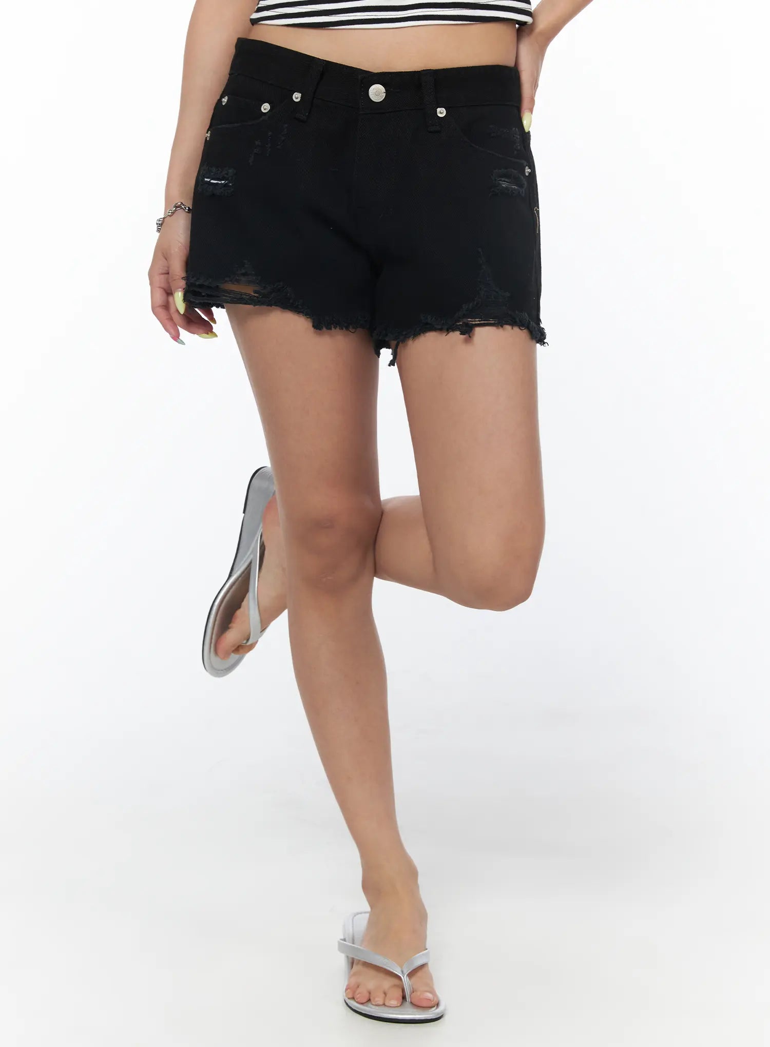 distressed-black-shorts-cu502 / Black