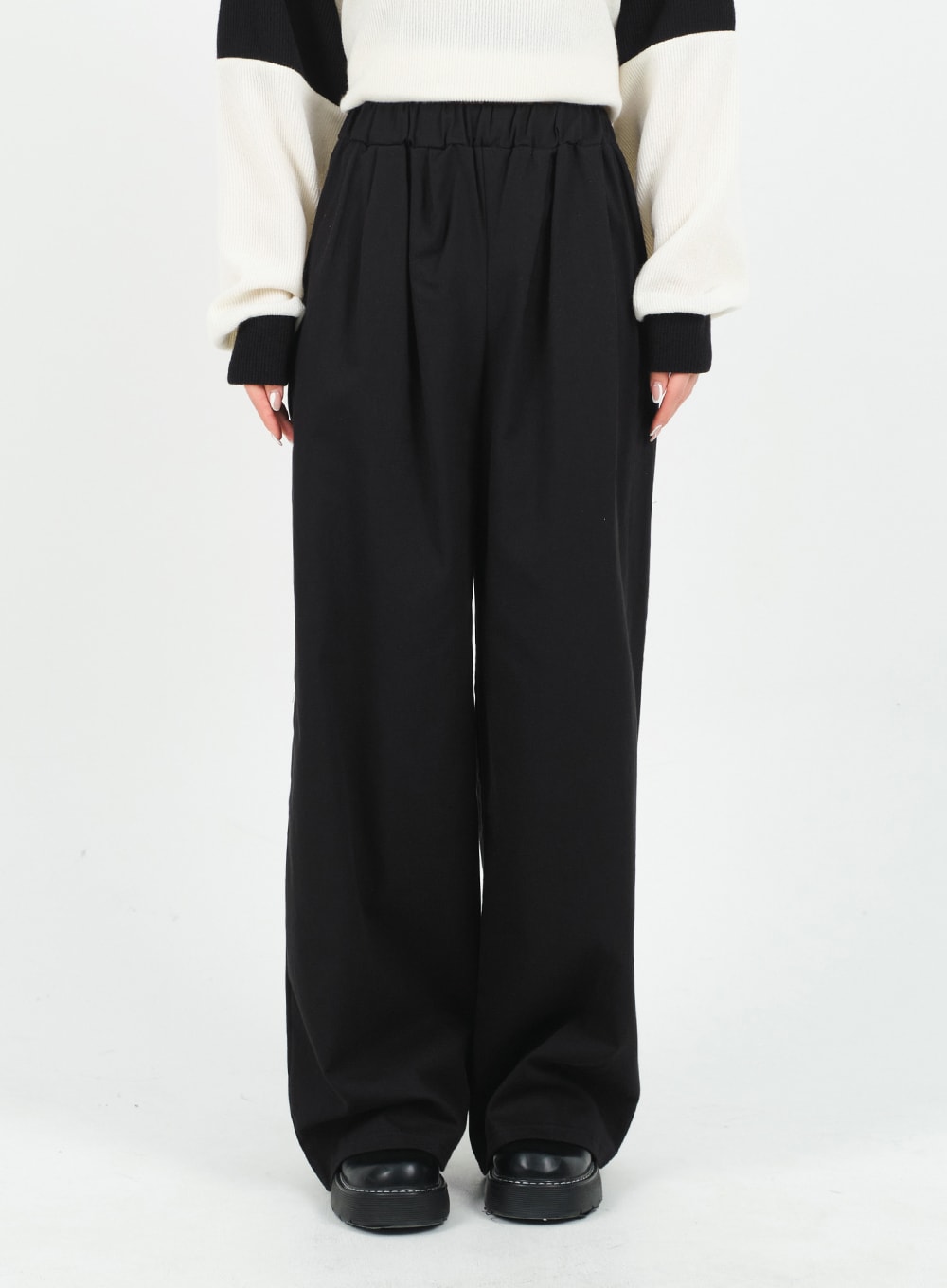 Mid-rise Wide Banded Cotton Pants CA08