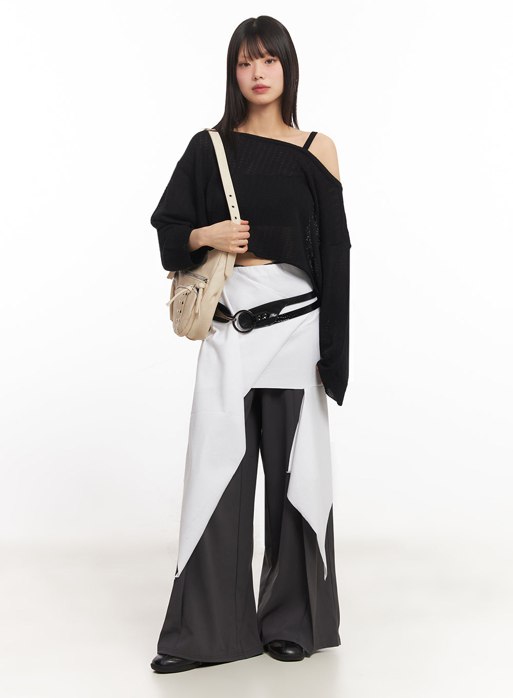 one-shoulder-strap-long-sleeve-crop-top-iy502