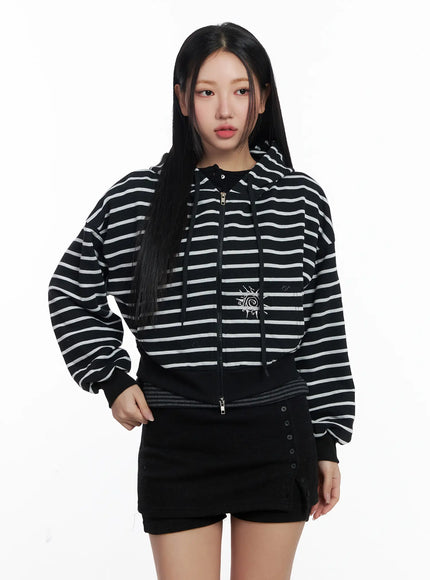 striped-embroidered-cropped-hoodie-cj514