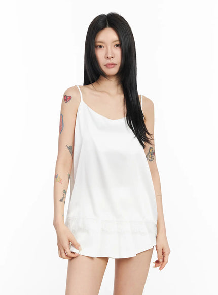satin-lace-sleeveless-top-cm516 / White