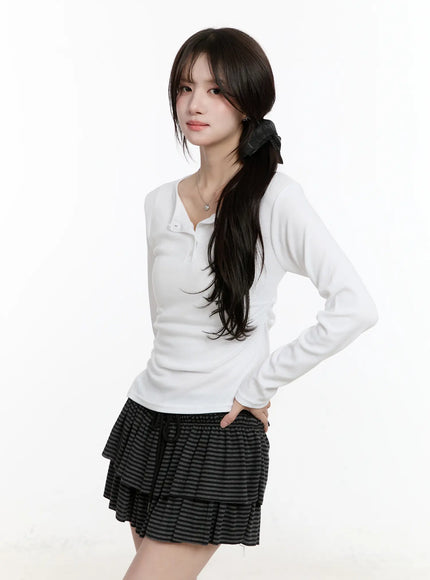 button-accent-long-sleeve-top-cm510 / White