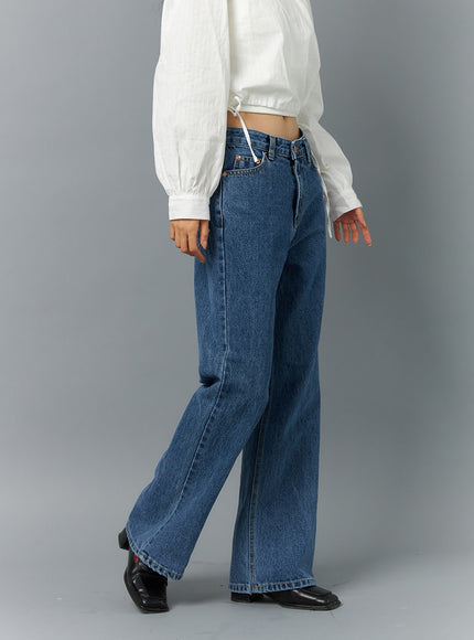 straight-leg-jeans-on324