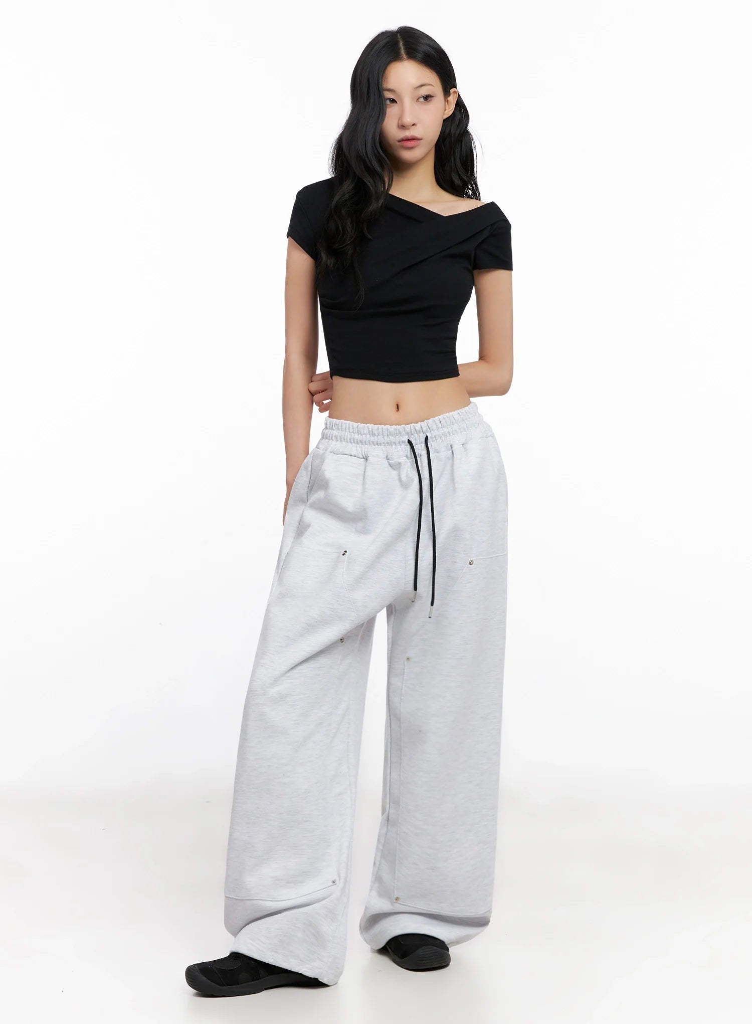 wide-leg-stud-accent-sweatpants-ig508
