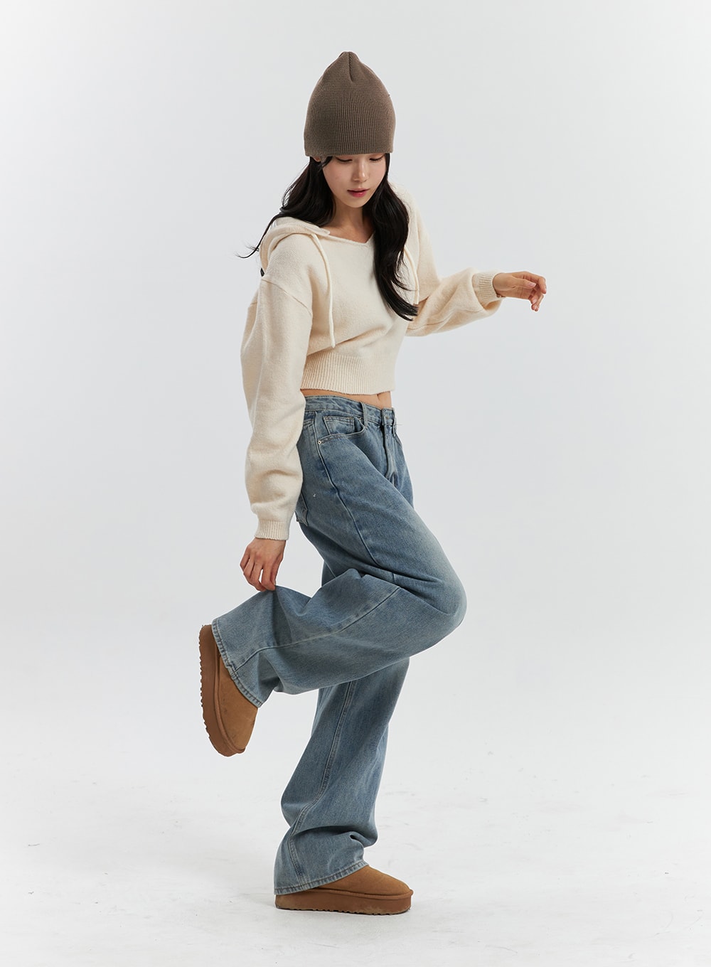 v-neckline-solid-drawstring-knit-hoodie-od320