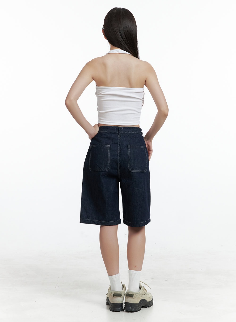 halterneck-crop-tank-top-ol401