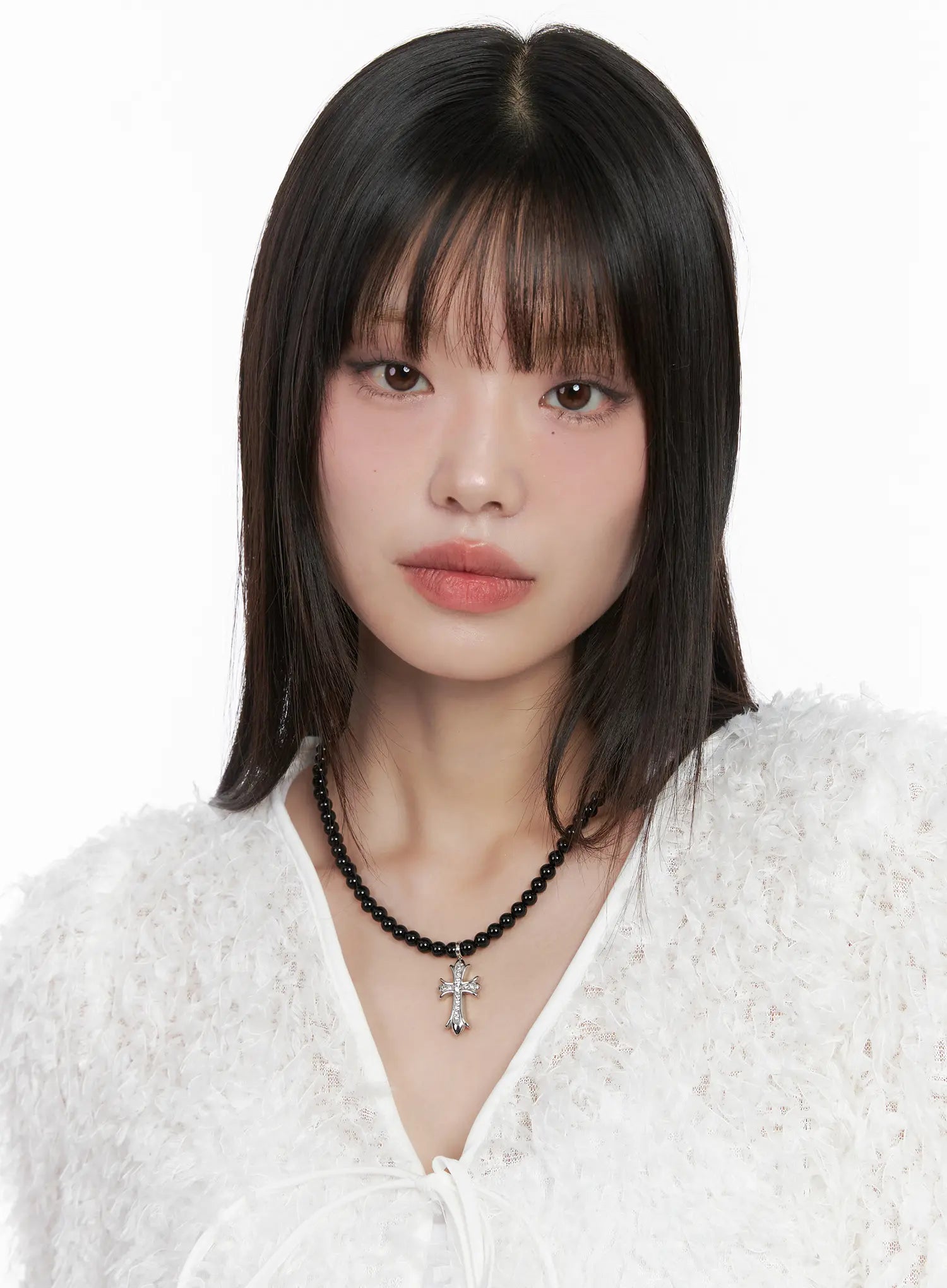 elegant-beaded-pendant-necklace-black-cn511