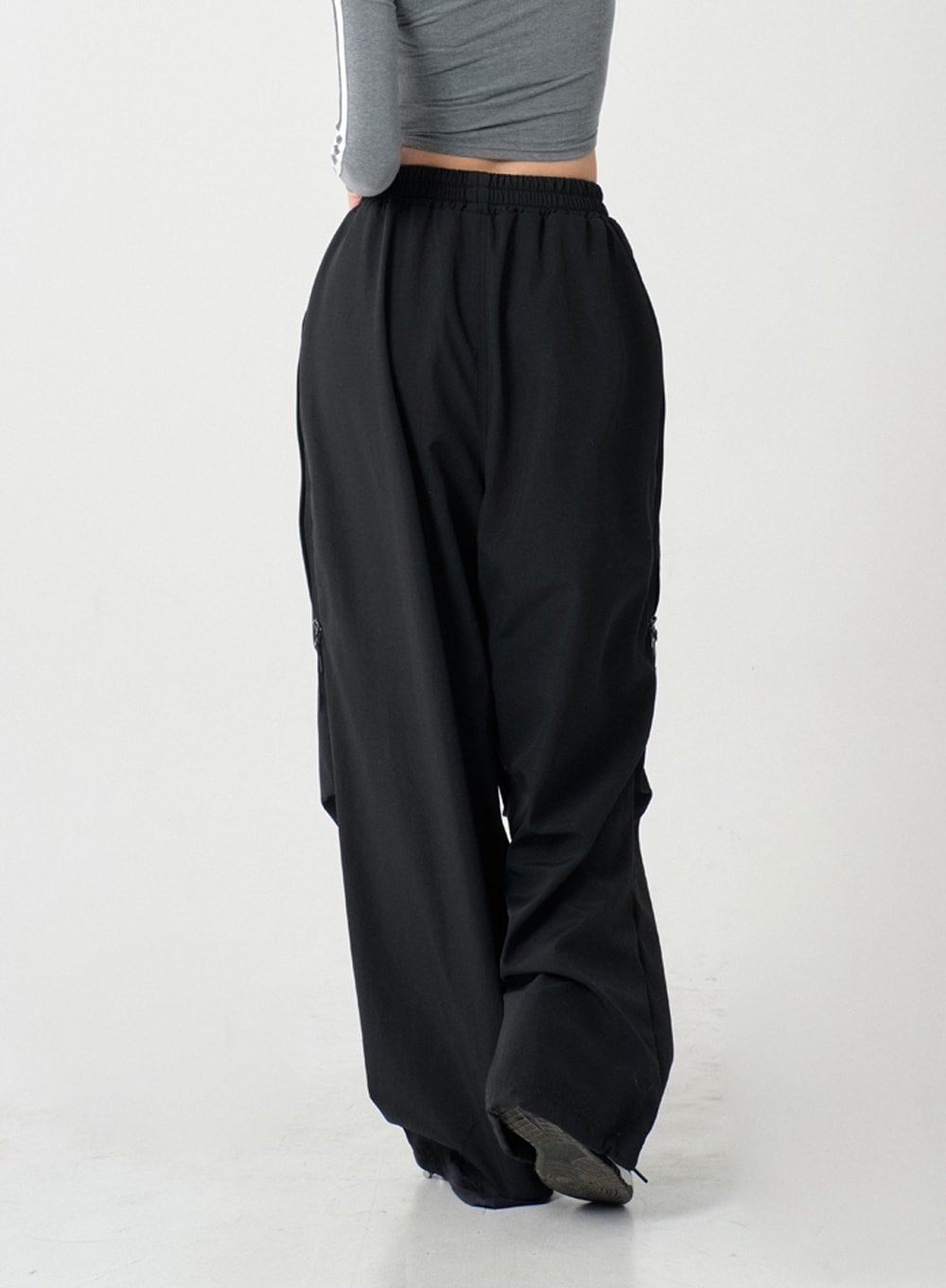 Unique Side Zipper Detailing Wide Bending Pants IS07